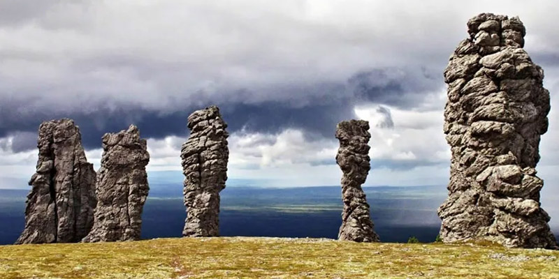 Каменные великаны Каменные великаны